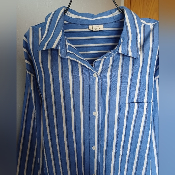 NWT a.n.a Blue and White Stripe Button-down Shirt - Picture 2 of 9